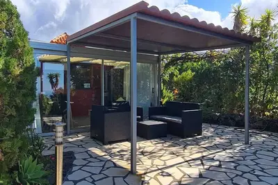 Image de Casa Tali, small, very quiet country house with large garden and sea views.