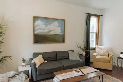 Image de Modern 2 Bedroom Downtown Apartment