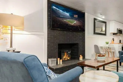 Image de 6br/4. 5ba by Duke, Unc, Dpac