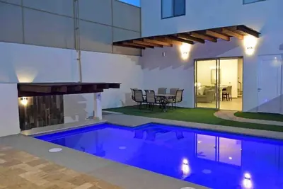Image de F8 Private Pool Handicap access, Fiber Optic WiFi