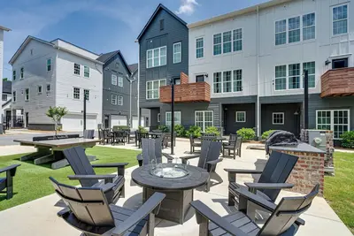 Image de #StokeHotel: Boho Outdoorsy Vibes, Paddleboards, Kayak, Dog Park