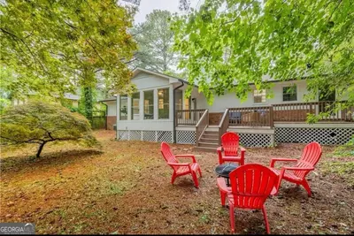 Image de East Cobb Escape - minutes from everything! Live work play retreat