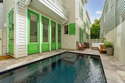 Image de The Delphine Luxury Downtown Charleston Villa, 1 Block to King + Private Pool