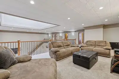 Image de Spacious 5-bedroom historic house in Montgomery, Mn