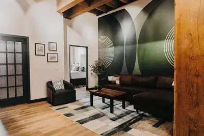 Image de Bridgeman Loft | The Brix | Pool in Canal Park!