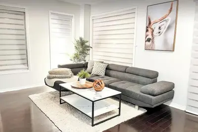 Image de Spacious 5 bedroom house in Heartland