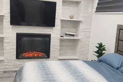 Image de Private & cozy Kitchener studio with WiFi, in-suite laundry & proximal to a mall