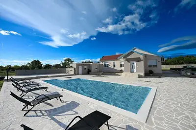 Image de Holiday Home Marija with pool 6+2