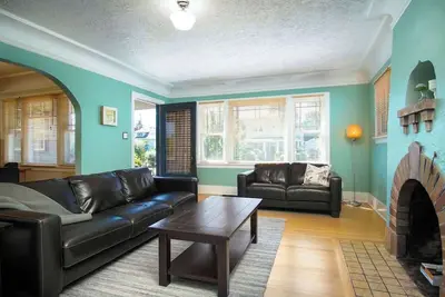 Image de #InvestREPM The Ainsworth Furnished Monthly