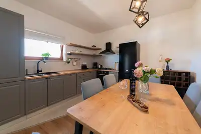 Image de Seafront apartment Elona