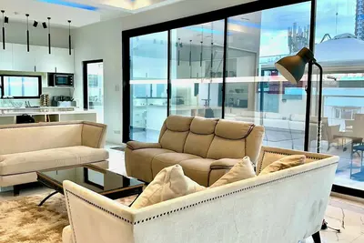 Image de Modern Penthouse for Private Parties and Family Gatherings