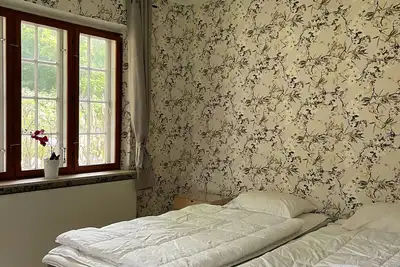 Image de Le cottage du gardien du domaine de Hindemae – Un séjour confortable dans un cadre historique