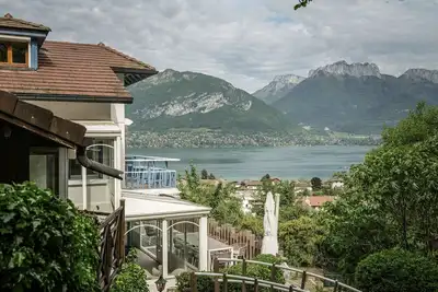 Image de Venez Chez Vous La Maison Bleue