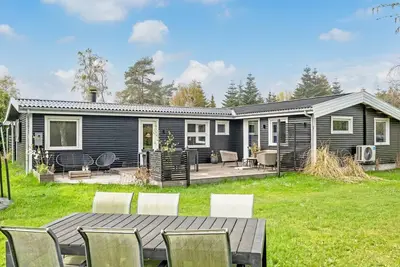 Image de \"Bedrija\" - 100m from the sea by Interhome