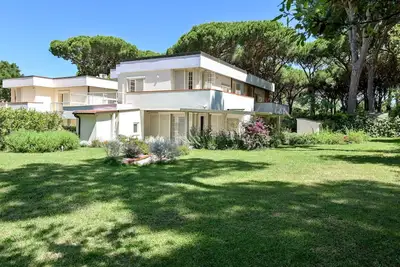 Image de Belle maison de vacances privée avec climatisation, Wifi, Tv, patio, animaux admis et parking