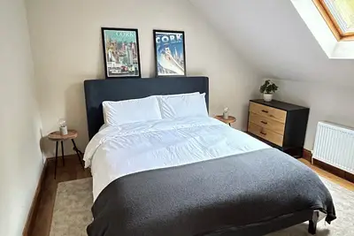 Quiet townhouse with Irish charm