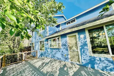 Image de 27 minutes to Tesla/Sleeps 12