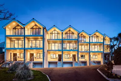 Image de 2 The Strand - sleeps 8 guests in 4 bedrooms