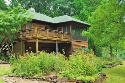Image de Tranquil Hazel River Cabin – Perfect for Relaxation & Exploration. Pet Friendly
