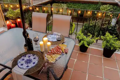 Casa Bellas beautiful loft in Antigua with parking