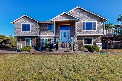 Image de Kc's Serenity By The Sea / Jacuzzi / Fire-pit