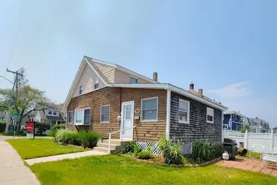 Image de The Ultimate Summer Getaway! Beach Cottage with Bay views, Wifi, & Ac.