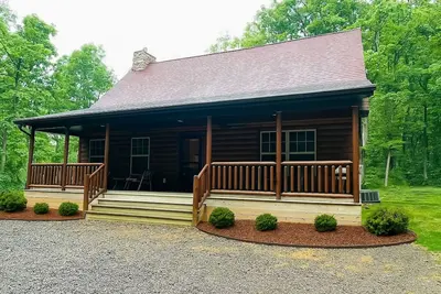 Image de Rustic Log Home, 2 Bedroom with loft, Quiet and Secluded.