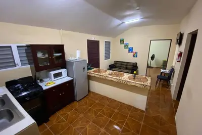 Image de Entire House - Affordable, Safe, Clean, Gated, 10 mins from Intl Airport
