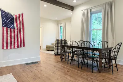 Image de Historical Charm-Saugatuck City-Sleeps 8
