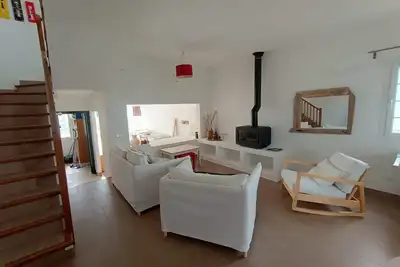 Image de Fabuleuse maison mitoyenne de 170 m² au cœur de Fornells, avec piscine et jardin