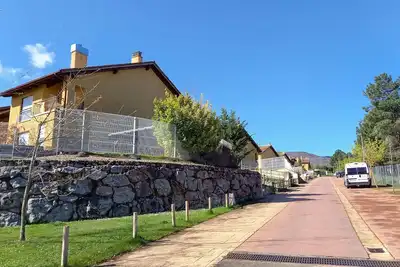 Image de Duplex surrounded by nature, wineries and history