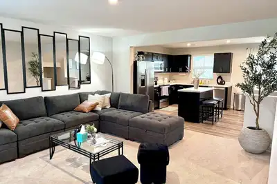 Image de Perfect Modern Home Near Uptown Charlotte!