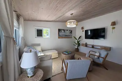 Image de The Shoreline - Cozy 2br 3Bd in Harbour Island Steps to Pink Sand Beach