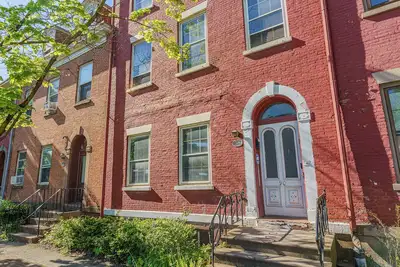 Image de Massive 5bd/4ba 3-Story Duplex @ Downtown Albany