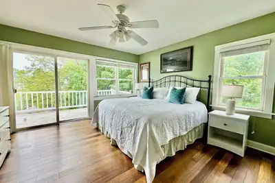 Image de Walkable in Bayfield! ! Lakeview Harbor Haus: Steps to Ferry, Marina & Downtown