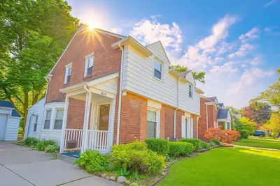 Image de Newly Renovated Townhouse on a Tranquil Street
