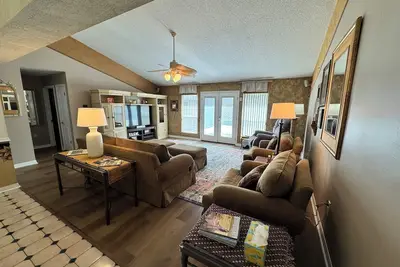 Image de Paradise Pool less than 40miles from beaches!