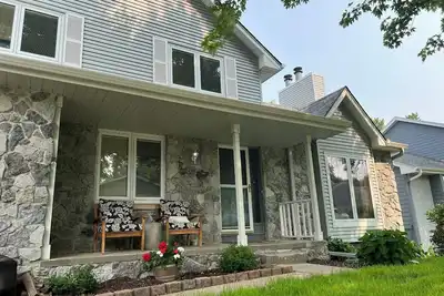 Image de Spacious 5-bedroom house with WiFi, Ac in charming Bellevue