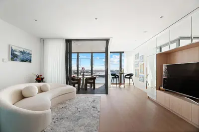 Image de Chic 1-bedroom apartment with WiFi, fitness room in vibrant Barangaroo
