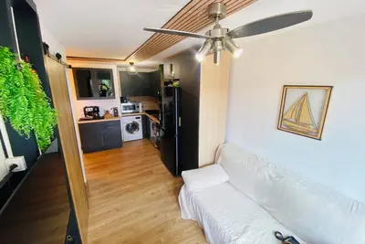 Image de Appartement suréquipé en front de mer dans résidence avec piscine