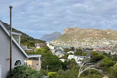 Image de Charming Home, with Sweeping Views over the Golf Course and towards the Beach