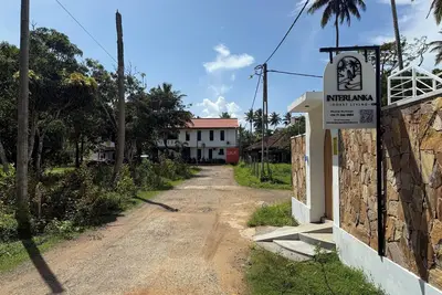 High tide - 1-bedroom upper apartment with WiFi, Ac in tranquil Ahangama