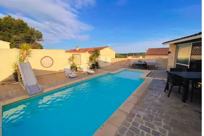 Image de Maison familiale avec piscine proche Pont du Gard