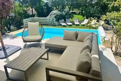 Image de Villa \"La Belle Vie\" avec piscine, jardin à Gordes, 3 chamb. , 3 Sdb, climatisée