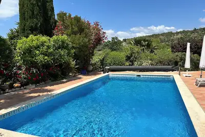 Image de Portuguese Quinta with pool and private garden. Sleeps 6 Tropical paradise!