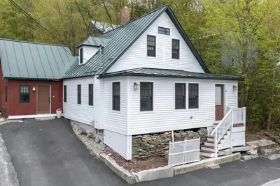 Image de Charming 3-Bedroom House. Walk to Sunapee Harbor and Short Drive to Mt. Sunapee