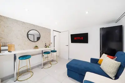 Image de Sleek and Stylish Yorkshire Gem - Sleeps 4