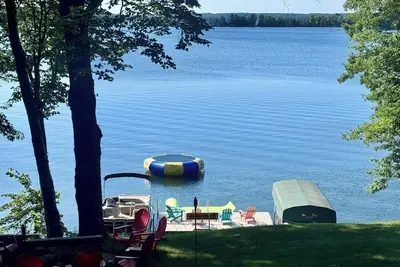 Image de Lakefront Cabin on Long Lake – 3br w/ Dock, Kayaks, Games & Views!