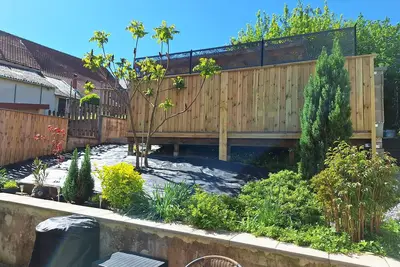 Image de Beau logement 3 pièces avec terrasse privée.