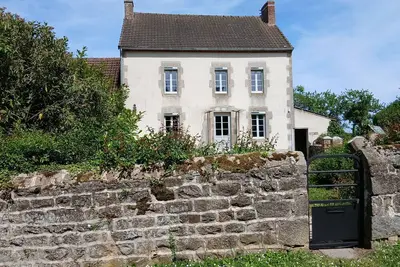 Image de Belle Campagne maison indépendante à proximité du bourg sur terrain clos arboré.